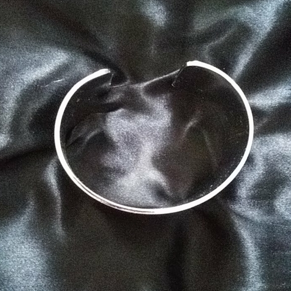 Helen Keller "Friends" cuff braclet - Picture 2 of 3